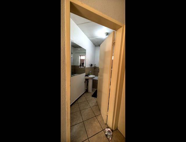 2 BEDROOM APARTMENT FOR SALE IN OLIEVENHOUTBOSCH